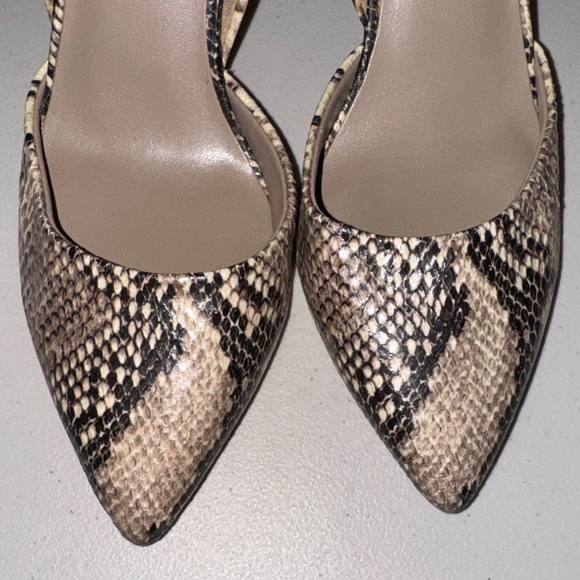 Bandolino Snakeskin Pattern Heels - Picture 12 of 12
